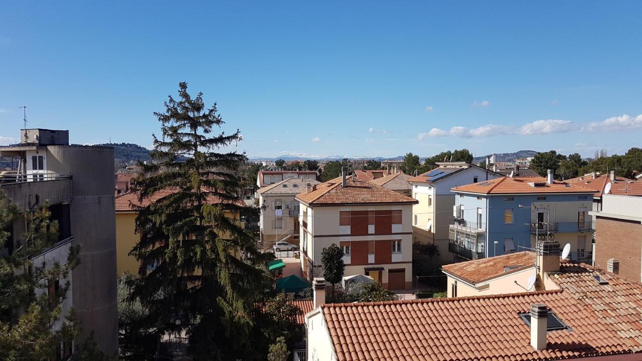 Comfort House Pesaro Extérieur photo